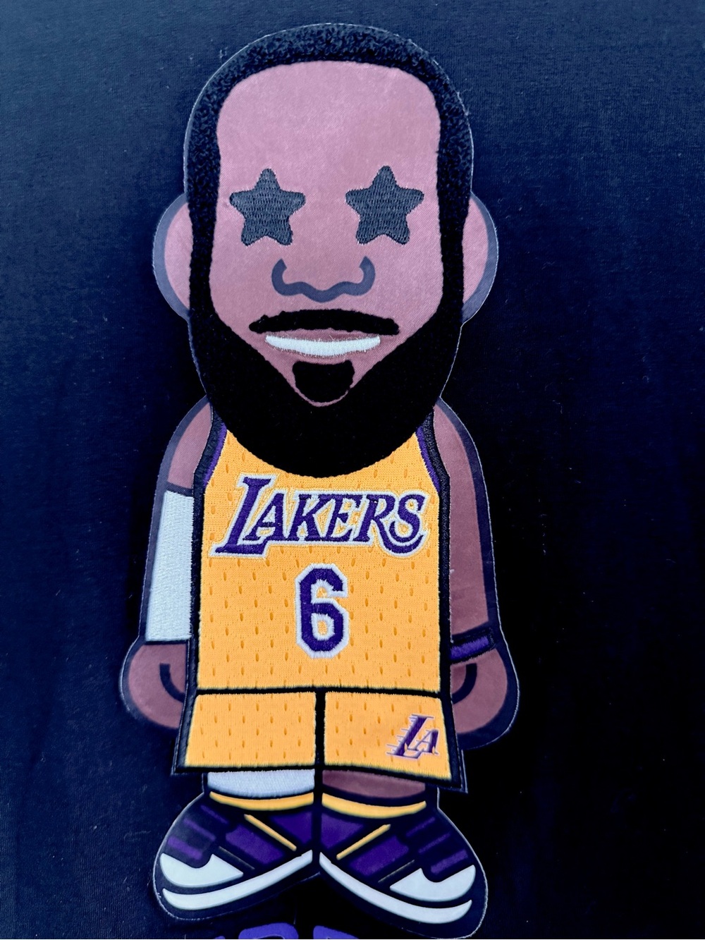 Pro Standard LeBron James Lakers Men’s L Embroidered Graphic T-Shirt